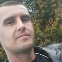 ,   Viktor, 42 ,   