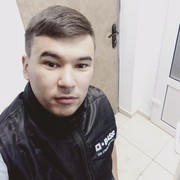  ,  Armani, 39