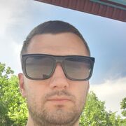  ,  Alex, 37