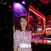 ��� ��� )