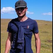  ,  Idris, 24