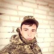  ,  Viktor, 27