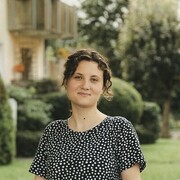  ,   Lilia, 22 ,   c 
