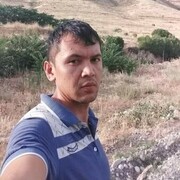 ,  Boburjon, 33