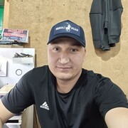  ,  Azizbek, 32