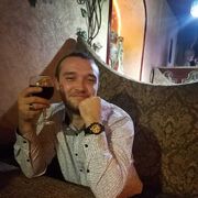  ,   Maxim, 27 ,   ,   , c 