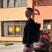  ,  Igor, 25