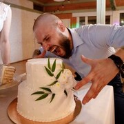  ,   Artyom, 30 ,   ,   
