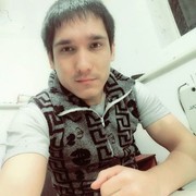  ,  Komil, 33