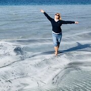  ,   Elena, 48 ,   c 