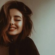  ,  Mila, 22
