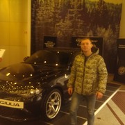  ,  Nik, 35
