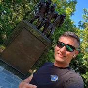  ,   Leonardo N, 45 ,   c 