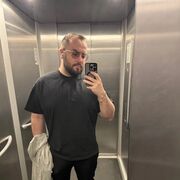  ,  Andrei, 38