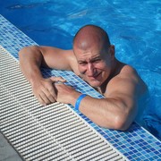  An Caislean Nua,  Valentin, 44