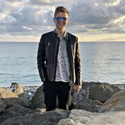  ,   Denis, 29 ,   ,   