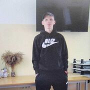  ,  Jurijs, 33