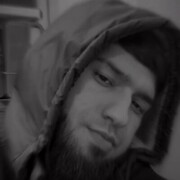  ,  Ali, 23