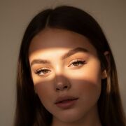  , 