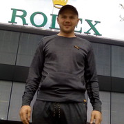  ,  Andrii, 33