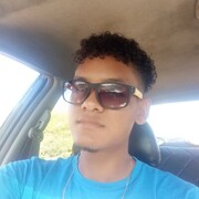  ,  Javier, 22