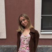  , 