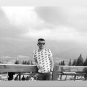  ,  Valik, 27