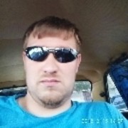  ,  Petro, 33