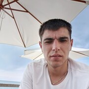  ,  Viktor, 26