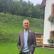 ,  Virginijus, 52