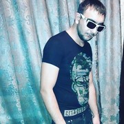  ,  Nikita, 32