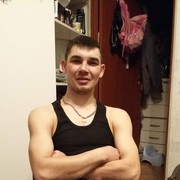  ,   Viktor, 39 ,   