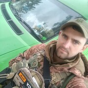  ,  Viktor, 27
