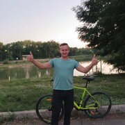  ,  Valery, 32