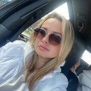  ,   Violetta, 33 ,   ,   