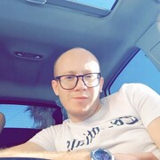  ,  Houssem, 32