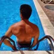  ,   Anton, 37 ,   , 