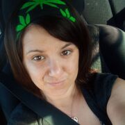  ,   Viktoria, 33 ,   