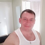  ,   Leon, 49 ,   ,   