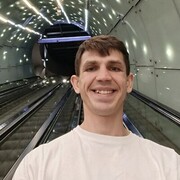  ,  Maikll, 27