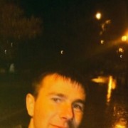  ,   Viktor, 35 ,   