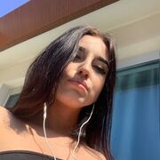  ,   Mia, 28 ,   ,   