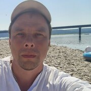  ,  Denis, 44