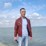  ,   Anton, 33 ,   ,   