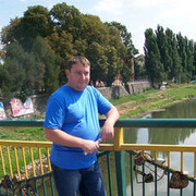 ,   Artem, 42 ,   