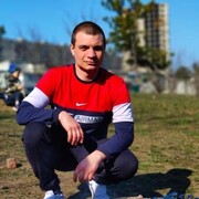  ,   Viktor, 37 ,   c 