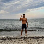   ,  Rooby, 35