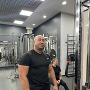  ,   Denis, 44 ,   c 