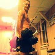  ,  Kolya, 32