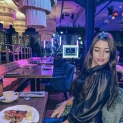  ,  Olia, 26
